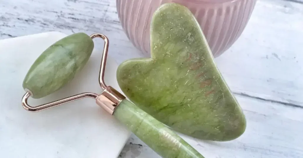 jade roller and jade gua sha